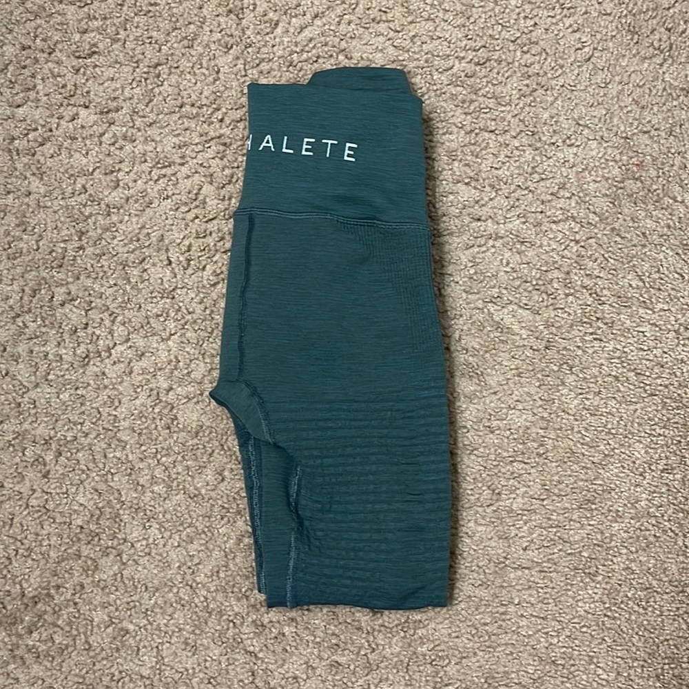 Alphalete Halo legging